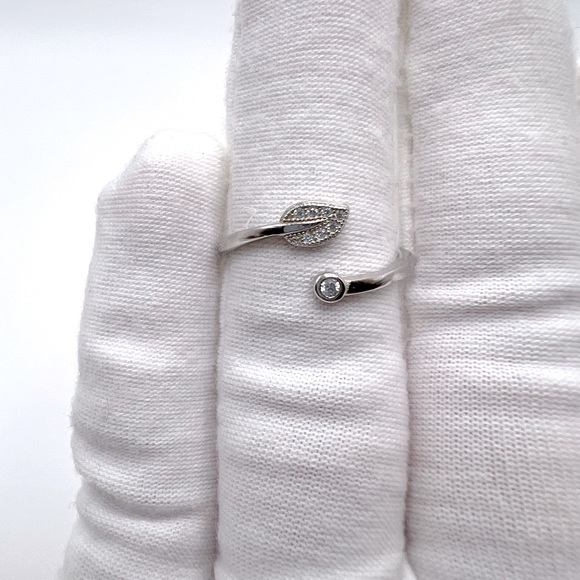 Sale $8 Firm! Sterling Silver Adjustable Ring with Cz’z - Picture 14 of 14